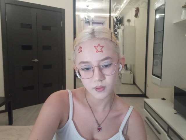 MyrleHenggeler live cam on BongaCams