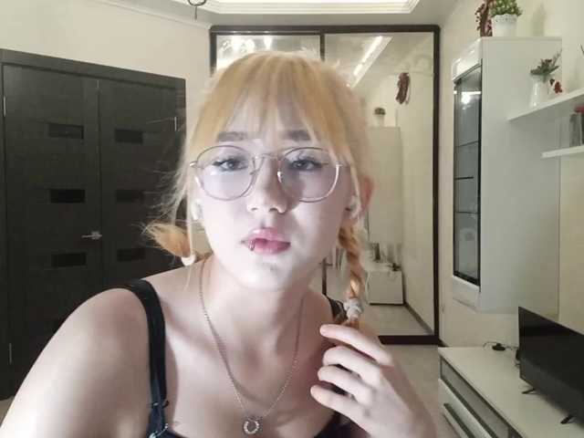 MyrleHenggeler live cam on BongaCams