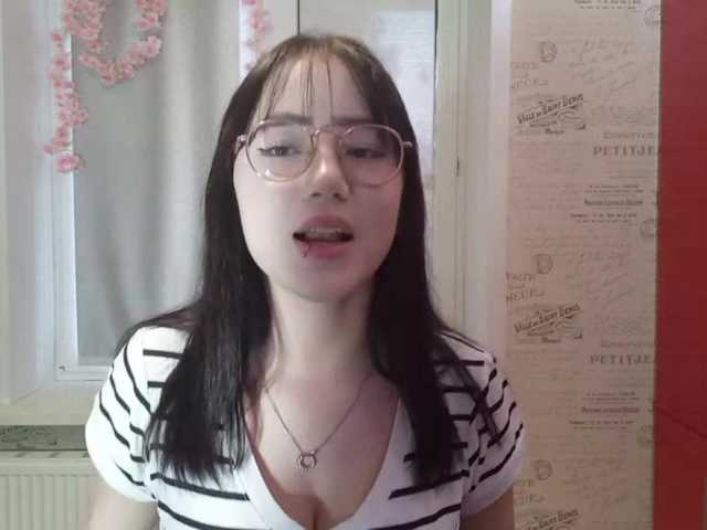 MyrleHenggeler live cam on BongaCams