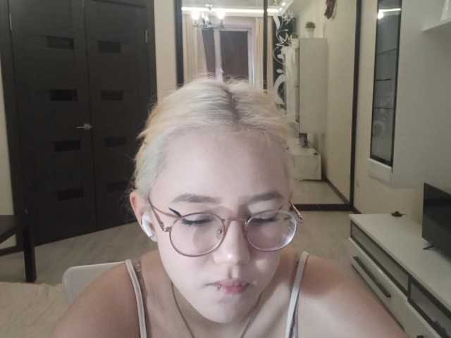MyrleHenggeler live cam on BongaCams