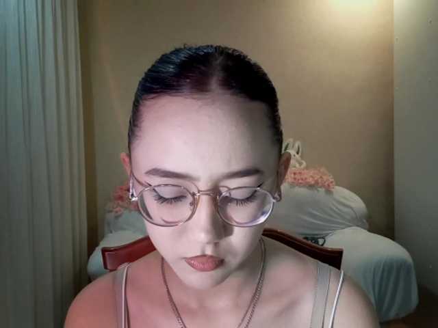 MyrleHenggeler live cam on BongaCams