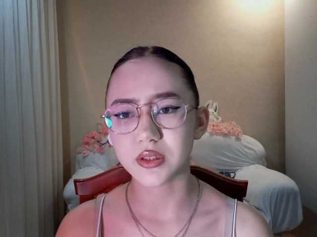 MyrleHenggeler live cam on BongaCams