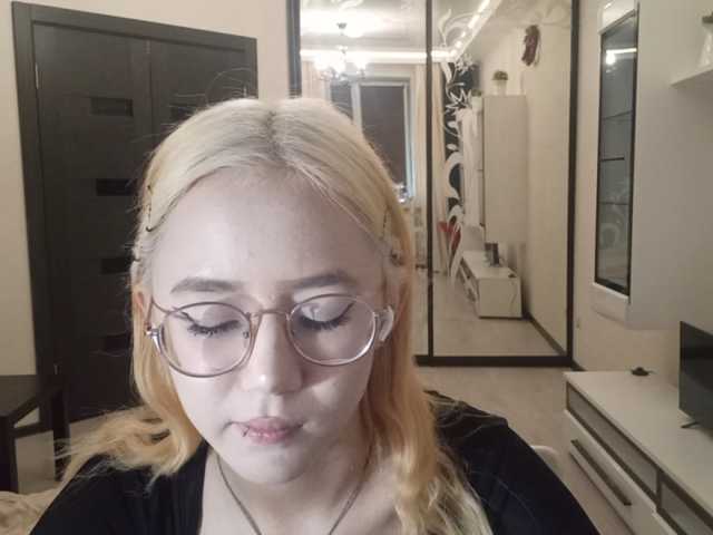 MyrleHenggeler live cam on BongaCams