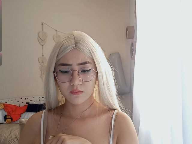 MyrleHenggeler live cam on BongaCams