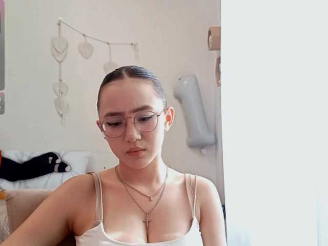 MyrleHenggeler live cam on BongaCams
