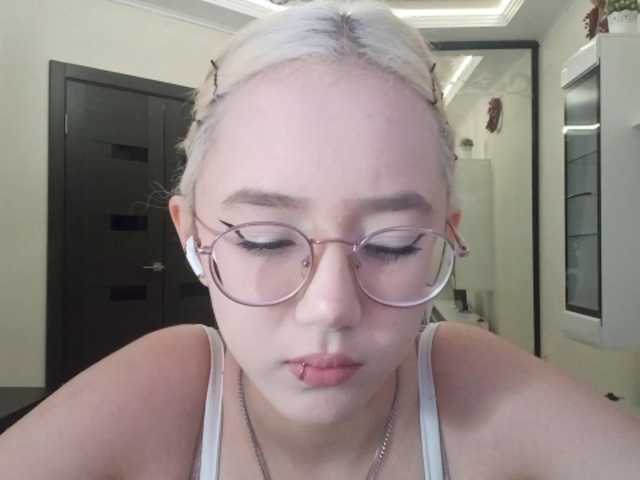 MyrleHenggeler live cam on BongaCams