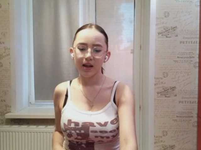 MyrleHenggeler live cam on BongaCams
