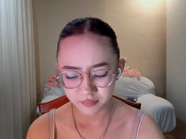 MyrleHenggeler live cam on BongaCams
