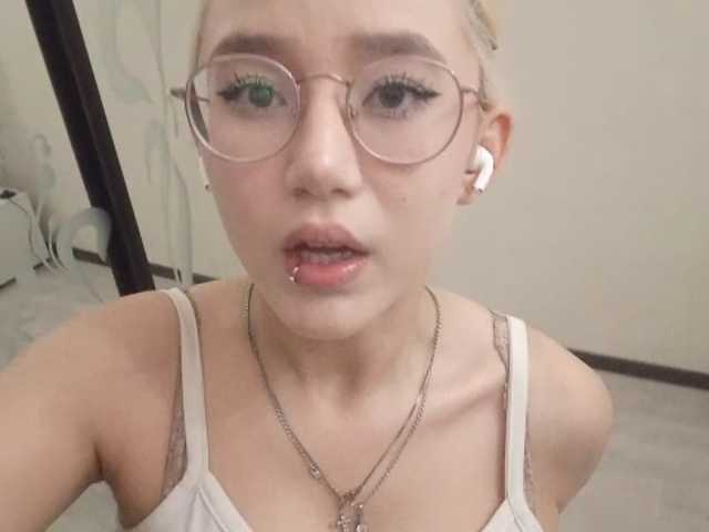 MyrleHenggeler live cam on BongaCams