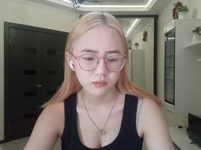 MyrleHenggeler live cam on BongaCams