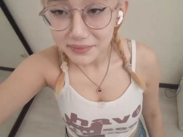 MyrleHenggeler live cam on BongaCams