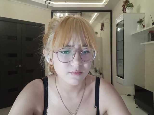 MyrleHenggeler live cam on BongaCams