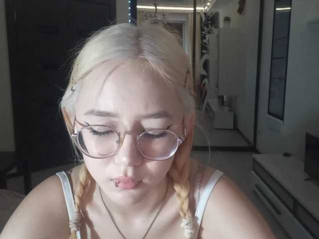 MyrleHenggeler live cam on BongaCams