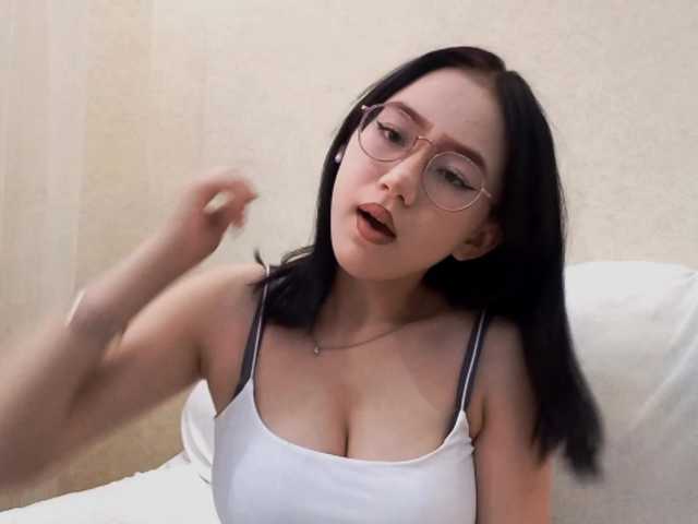 MyrleHenggeler live cam on BongaCams