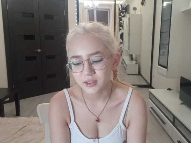 MyrleHenggeler, en vivo ahora en BongaCams