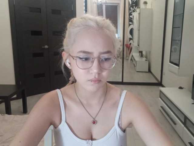 MyrleHenggeler live cam on BongaCams