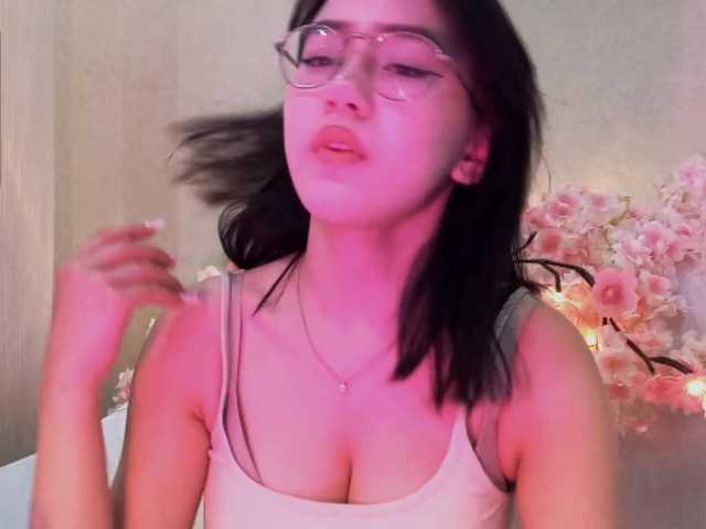 MyrleHenggeler live cam on BongaCams