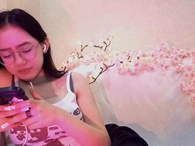 MyrleHenggeler live cam on BongaCams