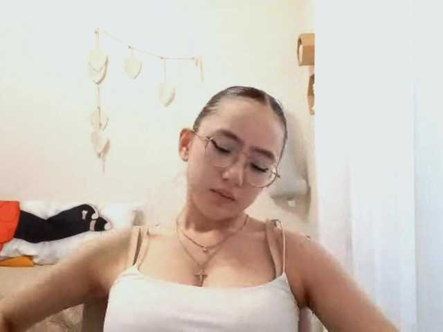 MyrleHenggeler live cam on BongaCams