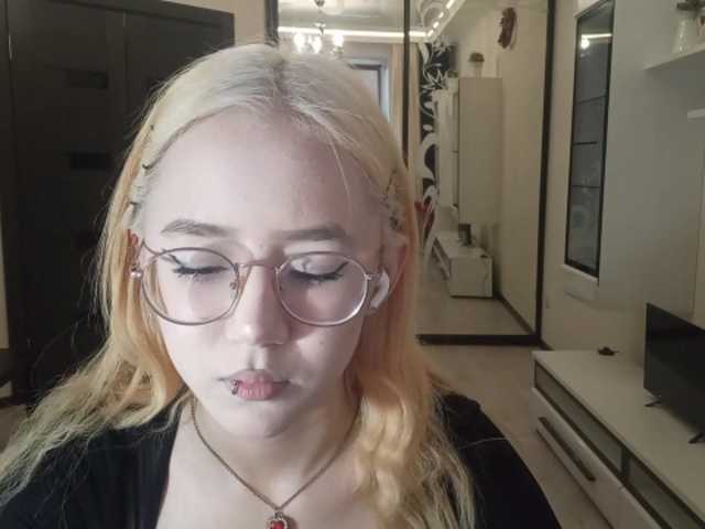 MyrleHenggeler live cam on BongaCams