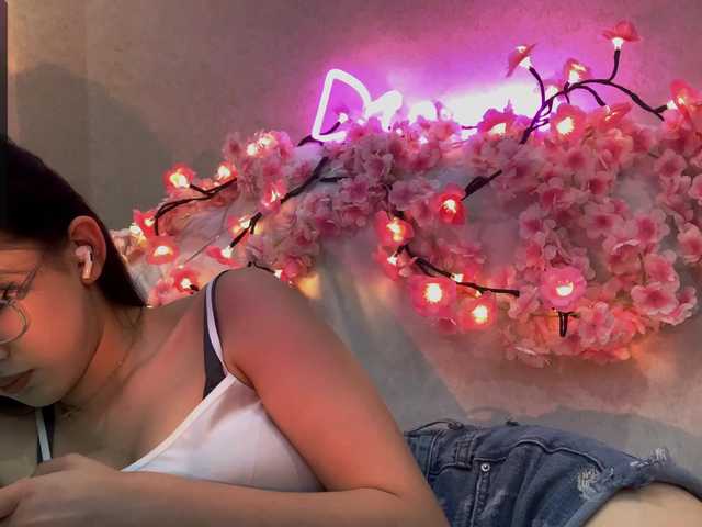 MyrleHenggeler live cam on BongaCams