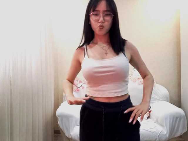 MyrleHenggeler live cam on BongaCams