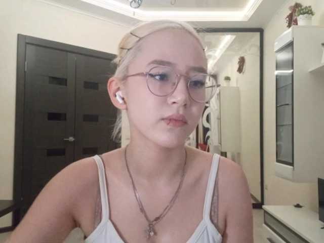 MyrleHenggeler live cam on BongaCams
