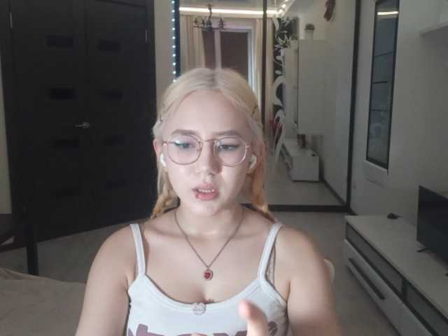 MyrleHenggeler, en vivo ahora en BongaCams