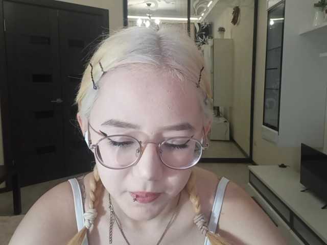 MyrleHenggeler live cam on BongaCams