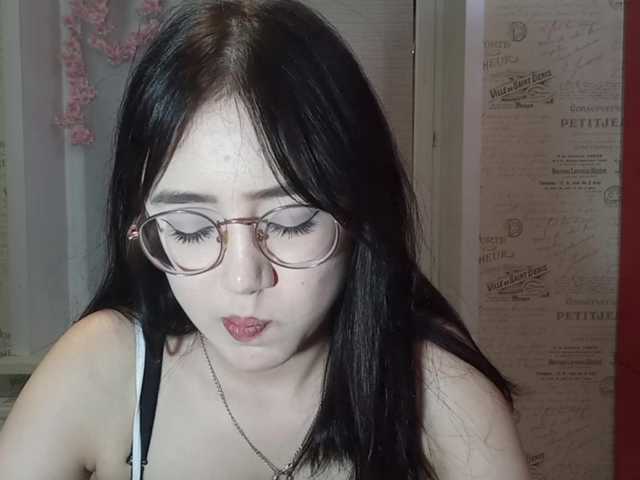 MyrleHenggeler live cam on BongaCams