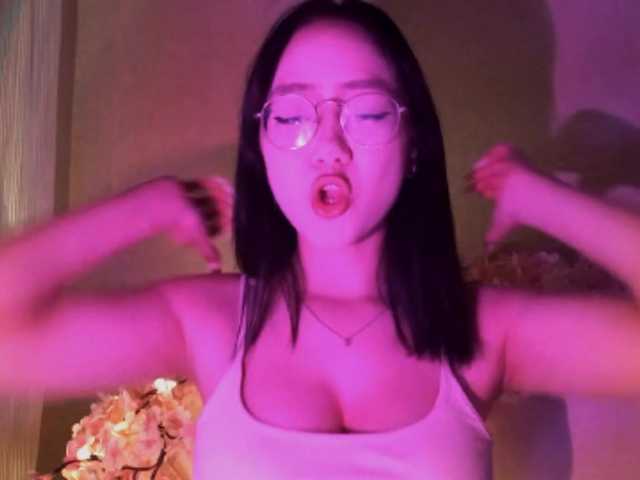 MyrleHenggeler live cam on BongaCams