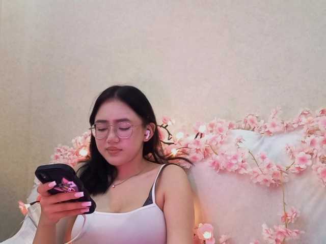 MyrleHenggeler live cam on BongaCams