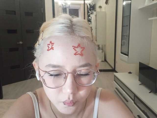 MyrleHenggeler live cam on BongaCams