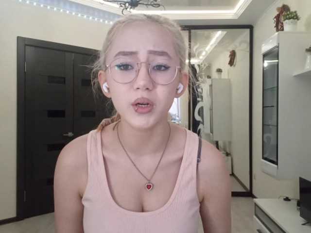 MyrleHenggeler live cam on BongaCams