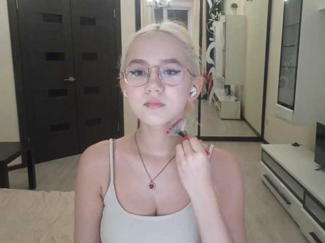 MyrleHenggeler live cam on BongaCams
