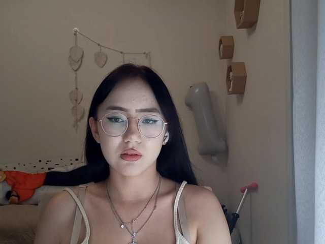MyrleHenggeler live cam on BongaCams