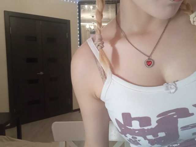 MyrleHenggeler live cam on BongaCams