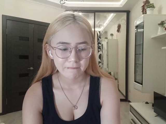 MyrleHenggeler live cam on BongaCams
