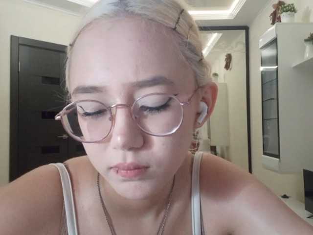 MyrleHenggeler live cam on BongaCams