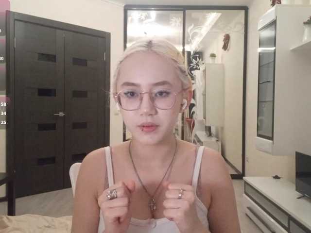 MyrleHenggeler live cam on BongaCams