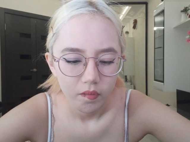 MyrleHenggeler live cam on BongaCams