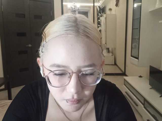 MyrleHenggeler live cam on BongaCams