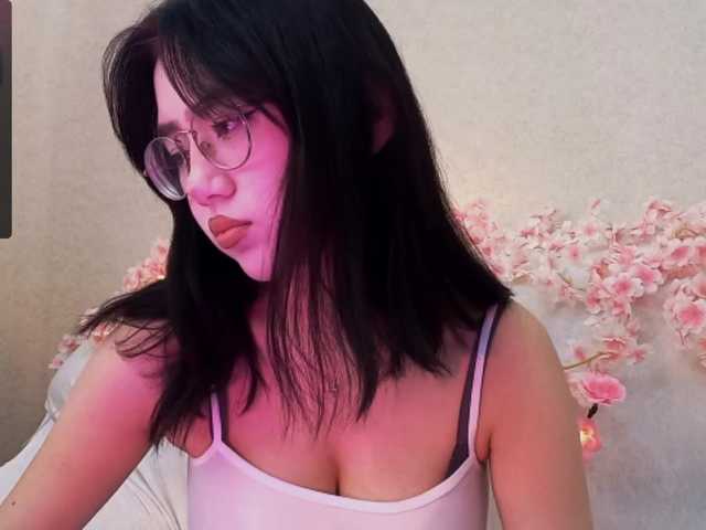 MyrleHenggeler live cam on BongaCams