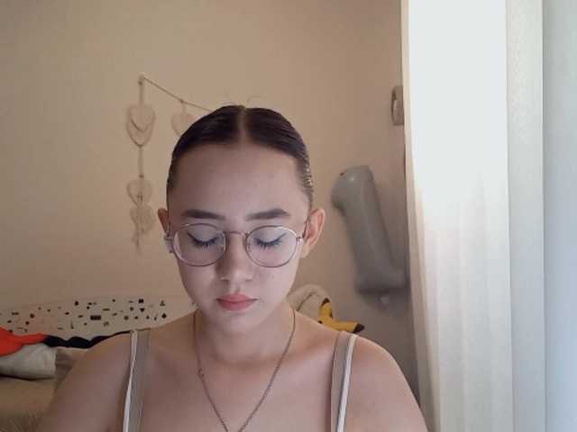 MyrleHenggeler live cam on BongaCams