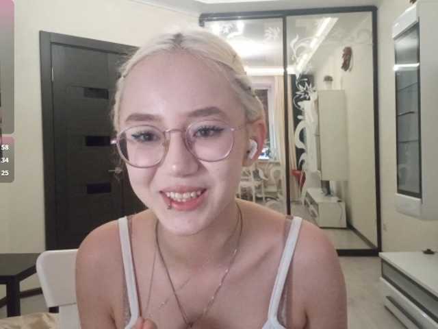 MyrleHenggeler live cam on BongaCams
