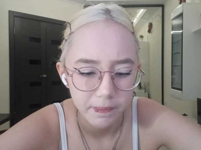 MyrleHenggeler live cam on BongaCams