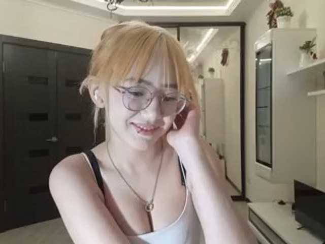 MyrleHenggeler live cam on BongaCams
