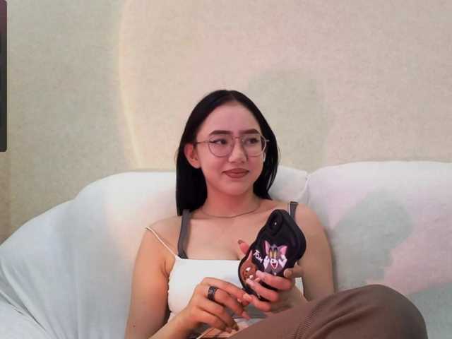 MyrleHenggeler live cam on BongaCams
