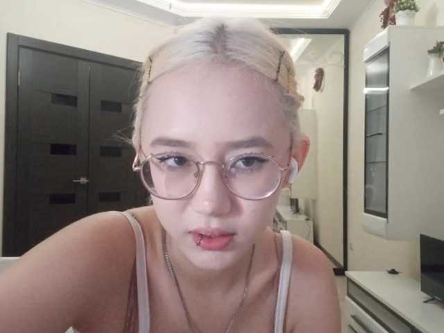MyrleHenggeler live cam on BongaCams