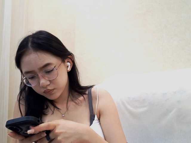 MyrleHenggeler live cam on BongaCams